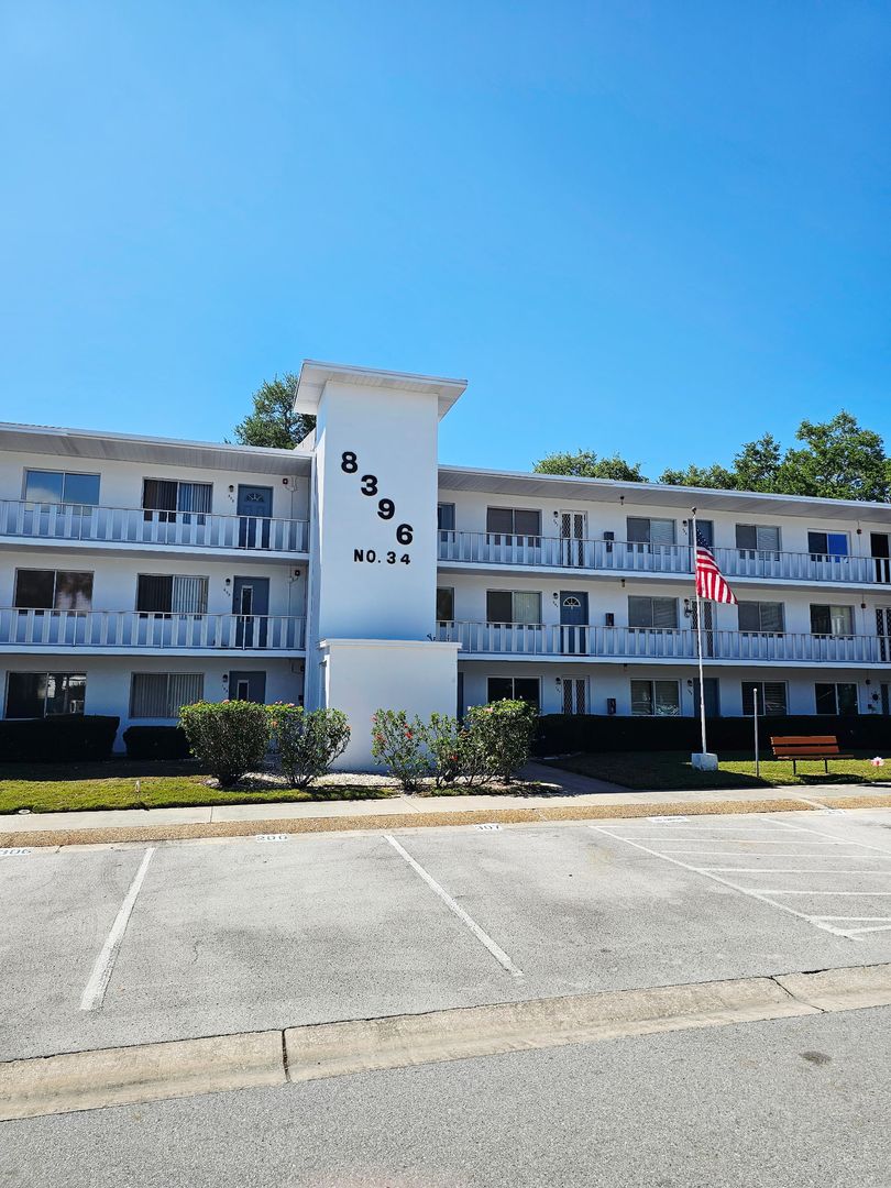 Seminole Condo: 8396 111th St # 301