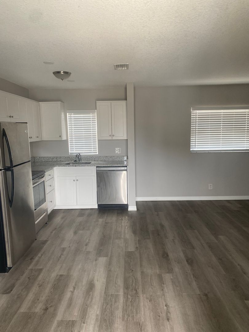 426 Palm Ave -10 6 of 6