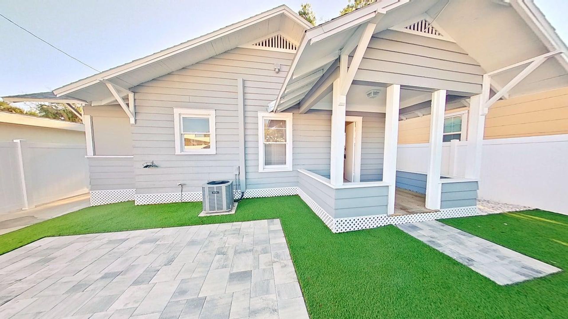 St. Petersburg House: 607 1/2 16th St N