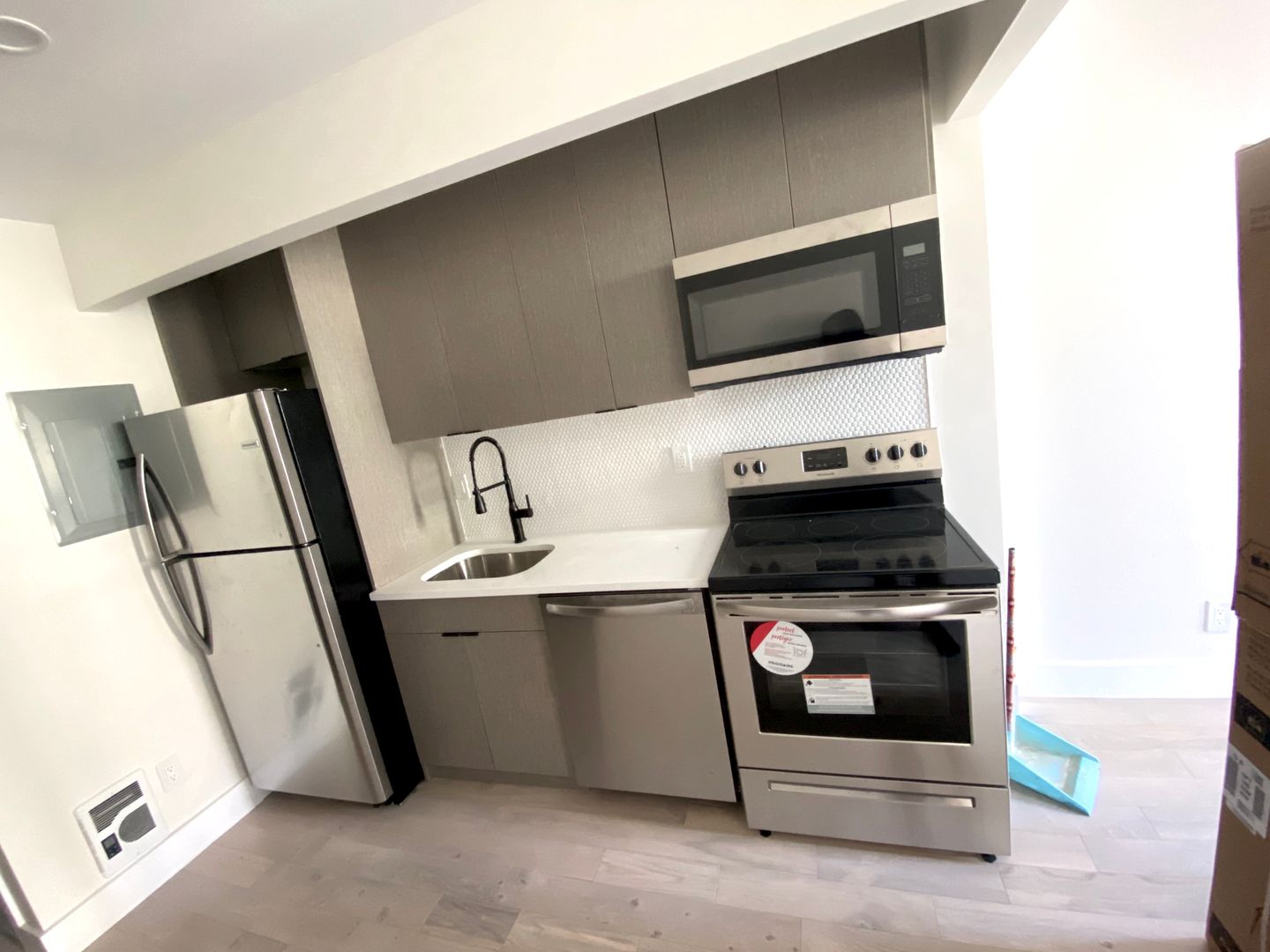 Brooklyn Apartment: 2108 Regent Place