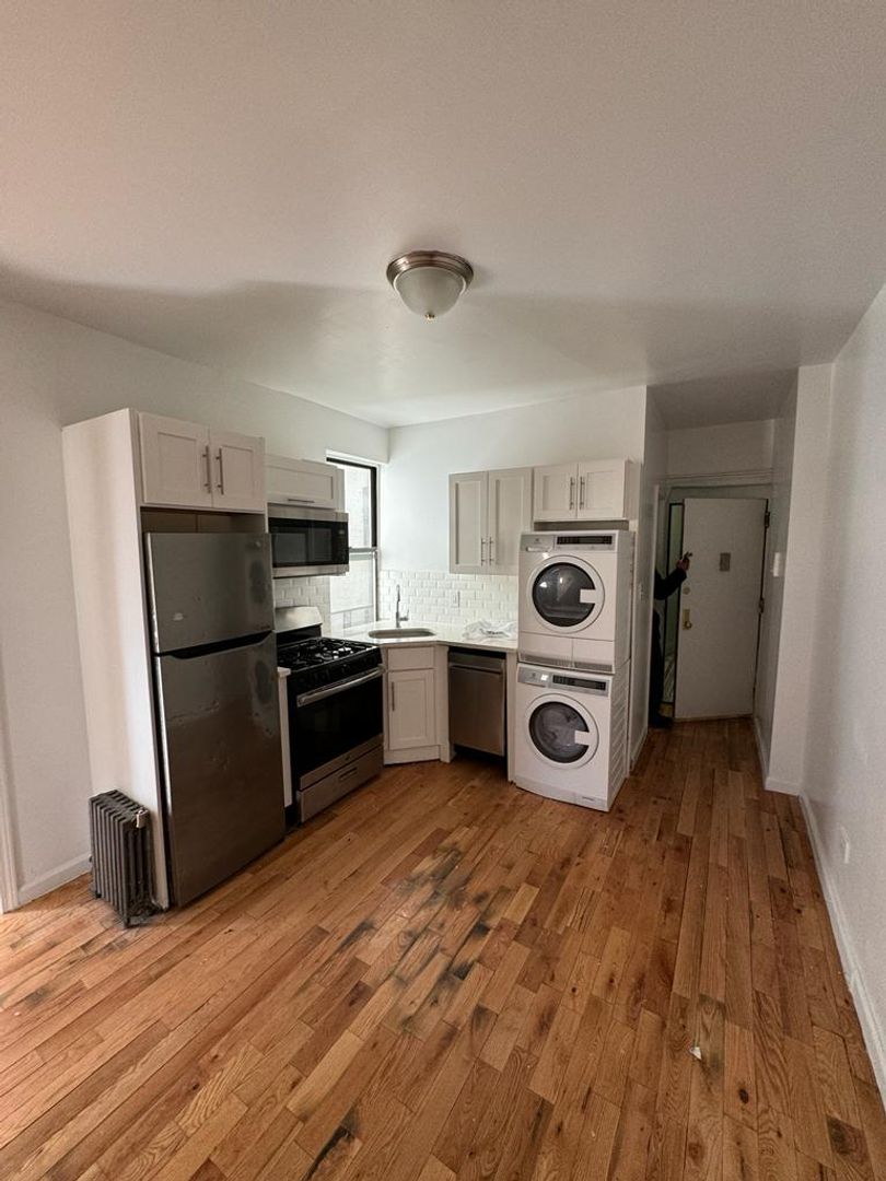 Bronx Apartment: 490 E. 189th Street