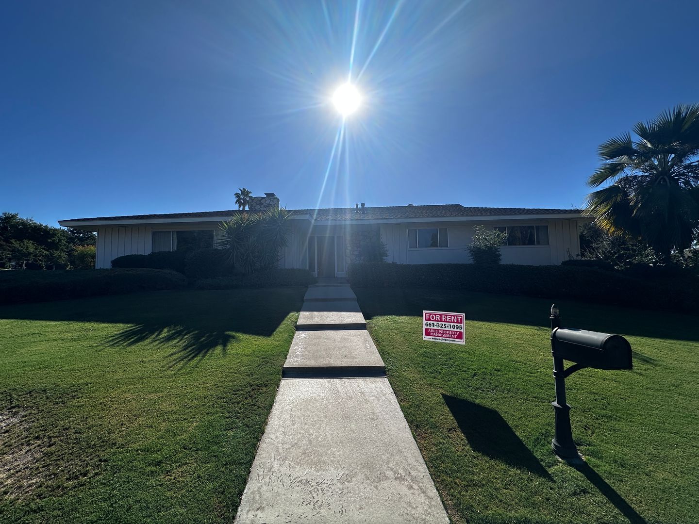 Bakersfield House: 3843 Dalehurst Dr