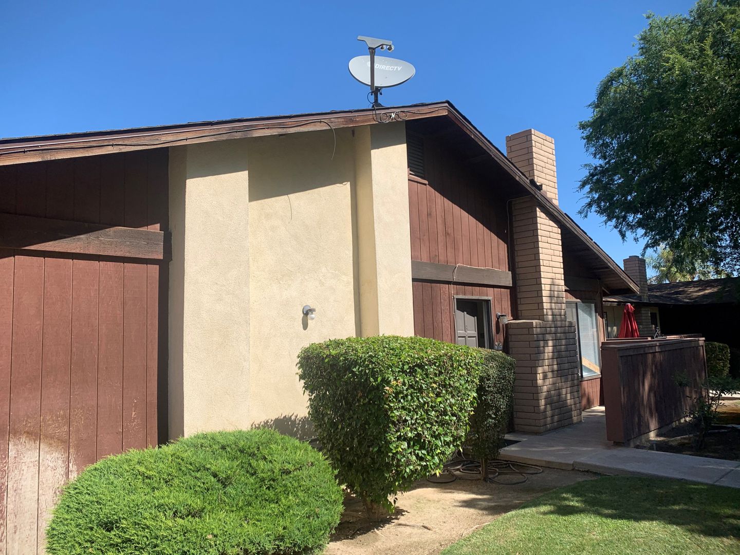 Bakersfield Apartment: 7704 N. Laurelglen Blvd.
