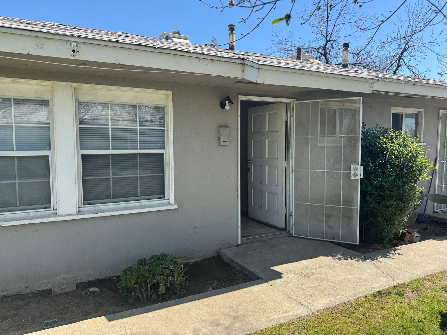 Bakersfield Apartment: 232 Warren Ave.