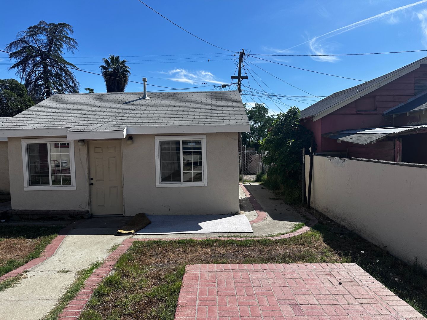 Bakersfield Apartment: 905 & 905 1/2 Pearl St