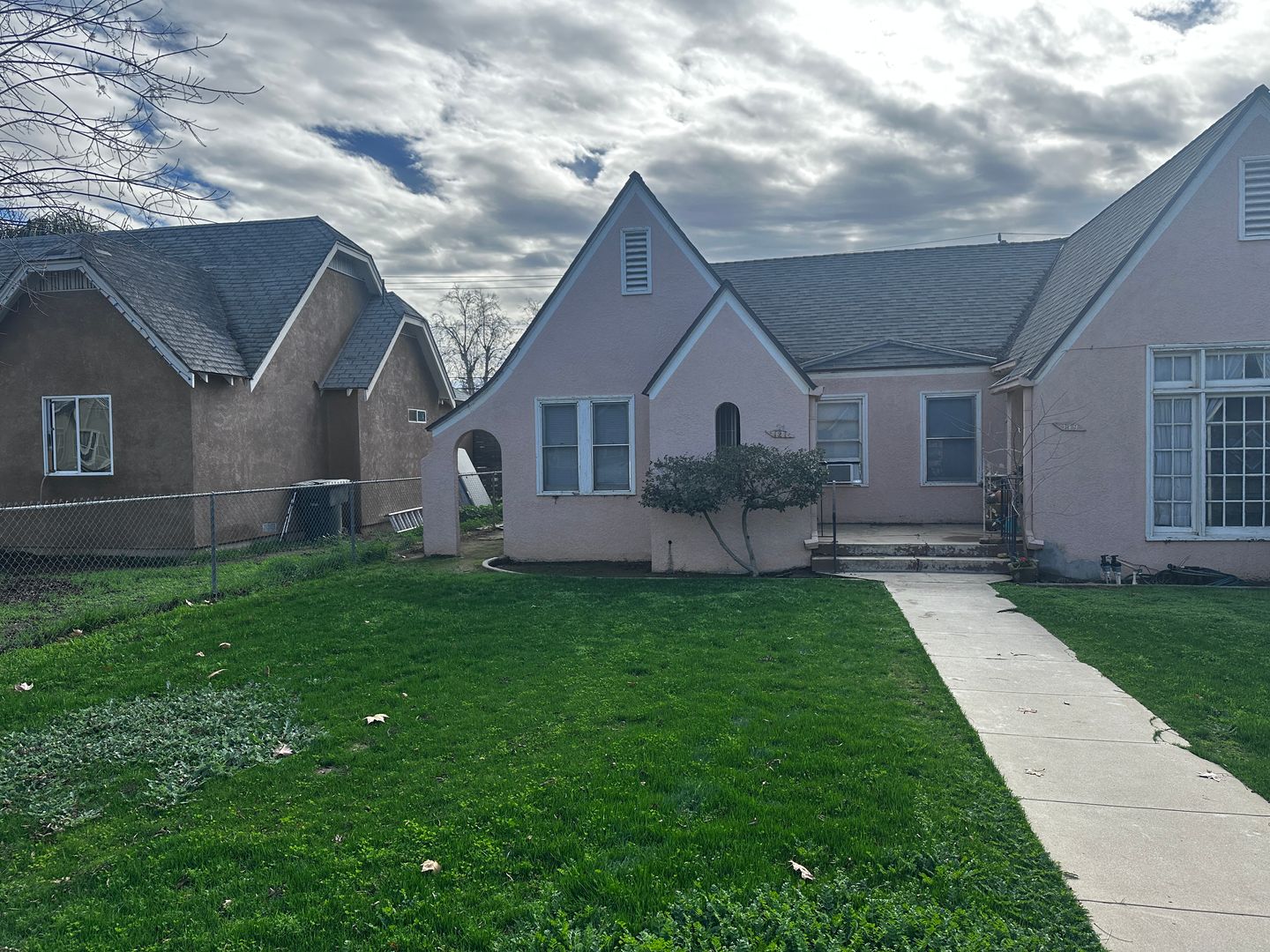 Bakersfield Apartment: 119 & 121 Flower