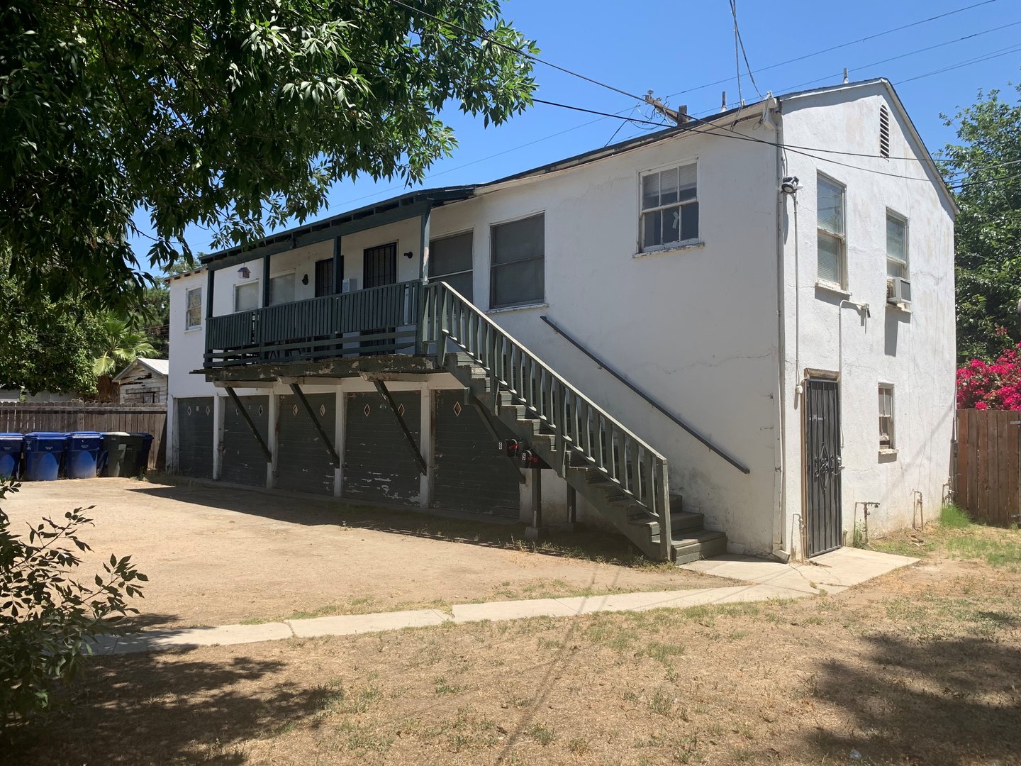 Bakersfield Apartment: 221 Wilson Ave.