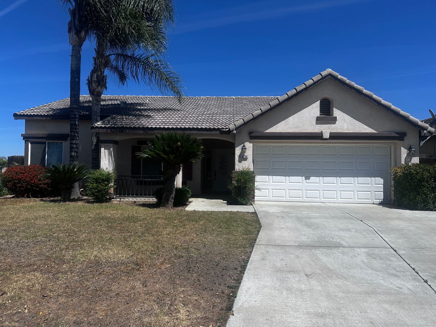 Bakersfield House: 10134 Seven Falls Ave