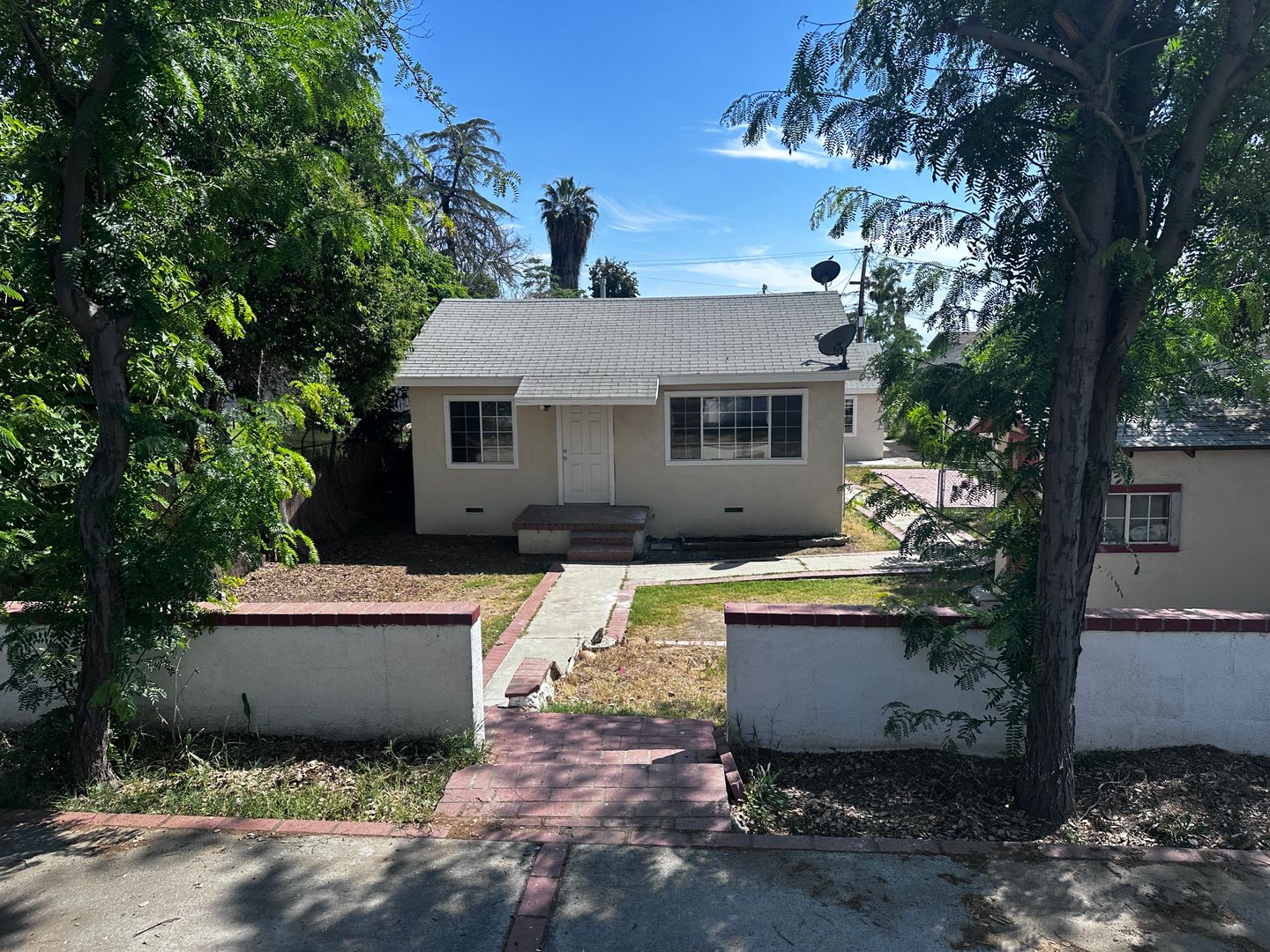 Bakersfield Apartment: 905 & 905 1/2 Pearl St
