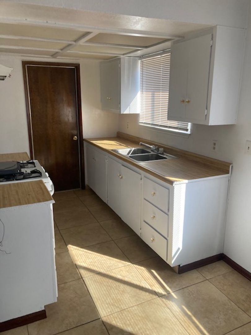 2417 Alta Sierra Ave. A, Lake Isabella, CA 93240