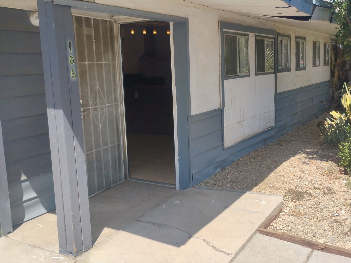 Bakersfield Apartment: 104, 106 & 106 1/2 Fishering Dr.