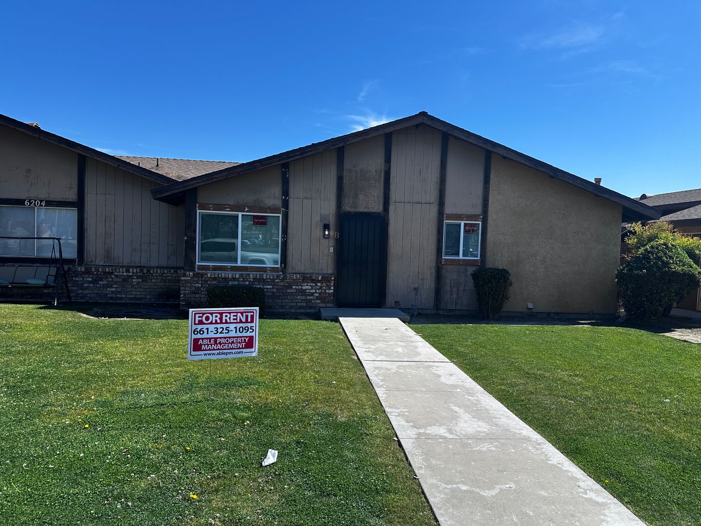 Bakersfield Apartment: 6204 Stine Rd.