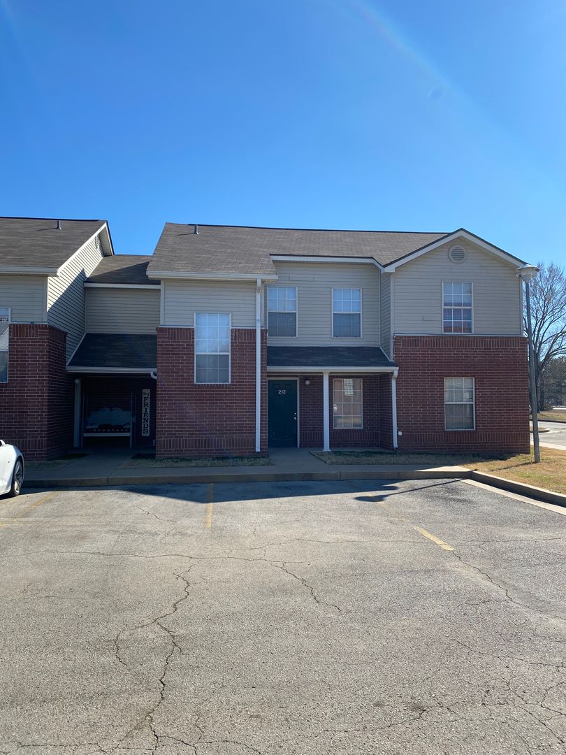 Alma Apartment: 210 Marlin Drive