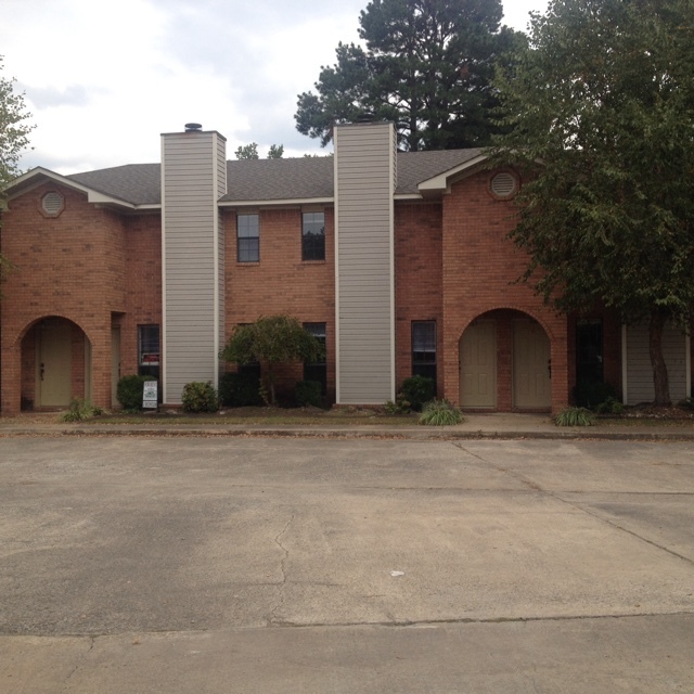 Van Buren Apartment: Shadowalk Drive