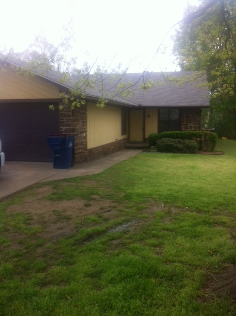 Fort Smith Apartment: 8609 - 8611 Southridge Drive