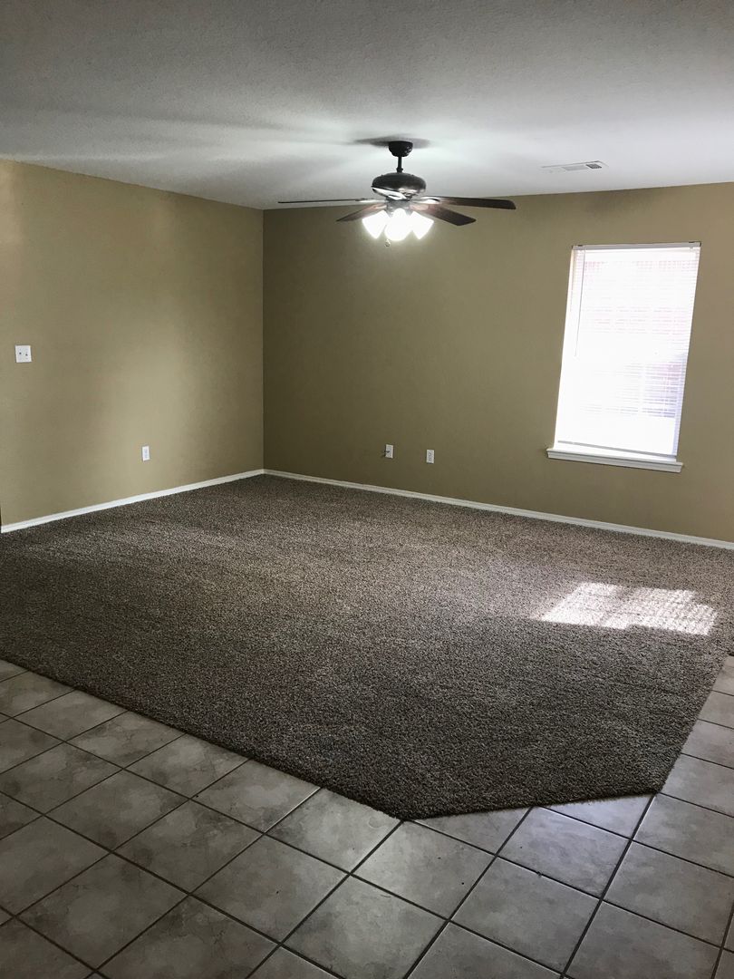 Fort Smth Apartment: Texas Road