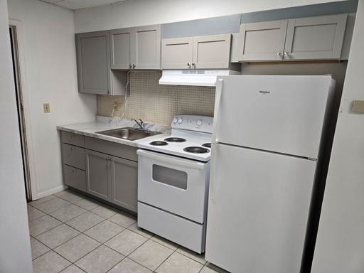 1124 E Adams St - Apartment 7
