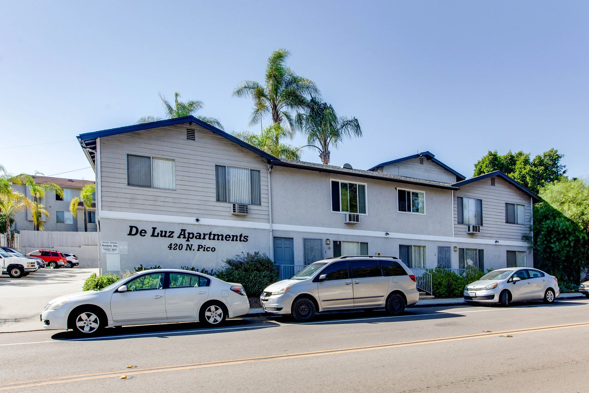 Fallbrook Apartment: 420 N. Pico Ave.
