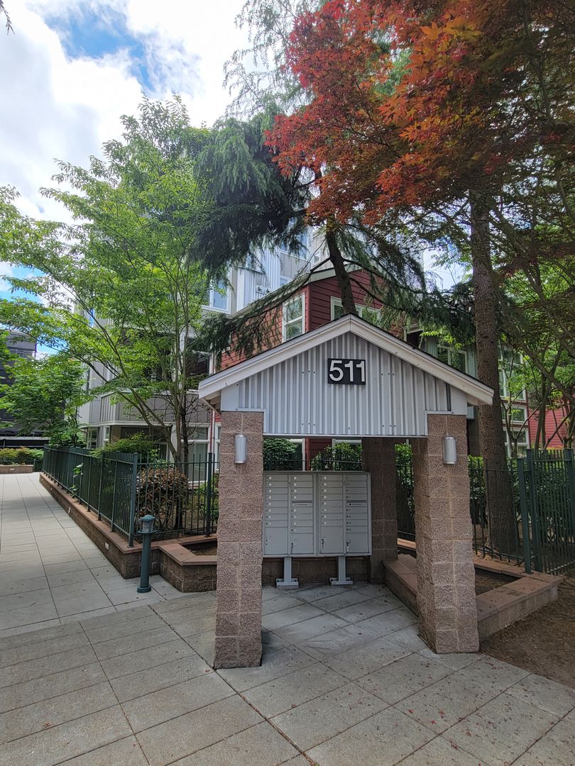 KIRKLAND House: 511 7TH AVE #205