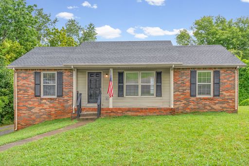 Spacious Home with Full Basement Minutes from Fort Campbell – photo 1