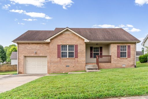 Move-In Ready 3-Bedroom Home Near Fort Campbell – photo 1