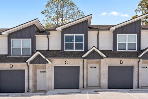 Townhome Near I-24 with Storage Garage – photo 1