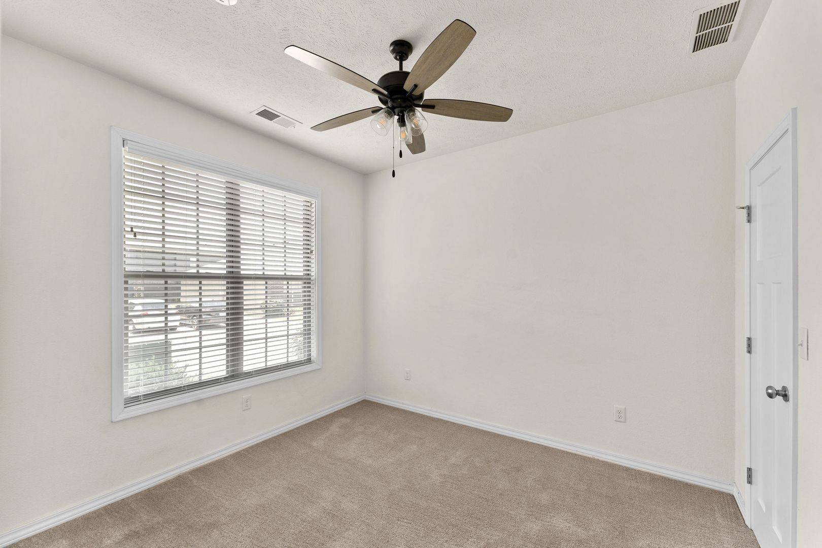 NEW LUXURY 2 BED 2 BATH 1 CAR GARAGE DUPLEX 15 of 19