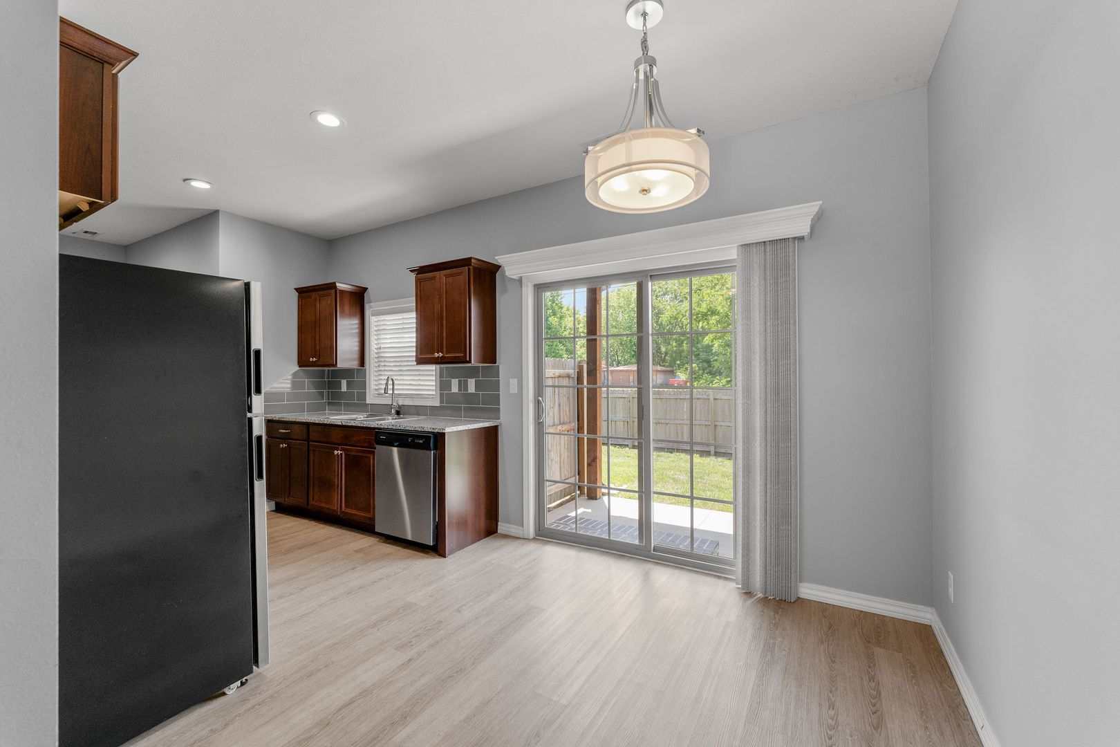 NEW LUXURY TOWNHOUSE in the sought-after Southwest area of Springfield, available now 4 of 8