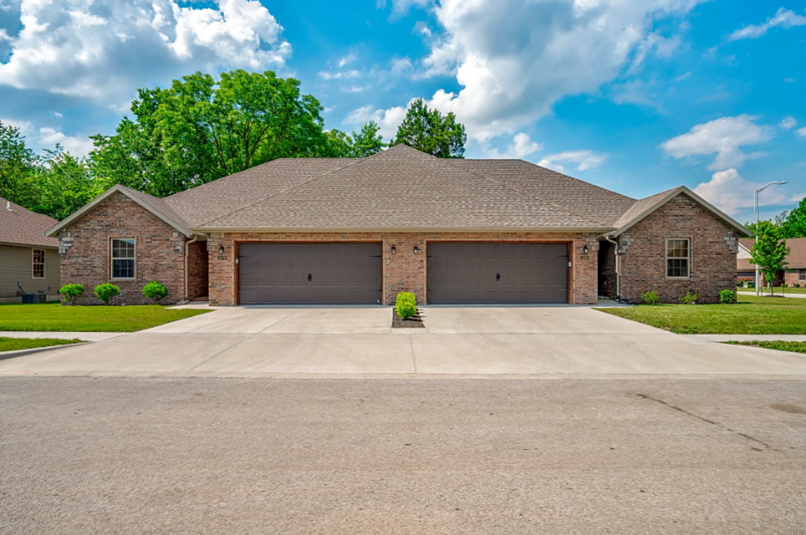 3 BED, 2 BATH, 2 CAR GARAGE DUPLEX - Available November 1st, 2025! 