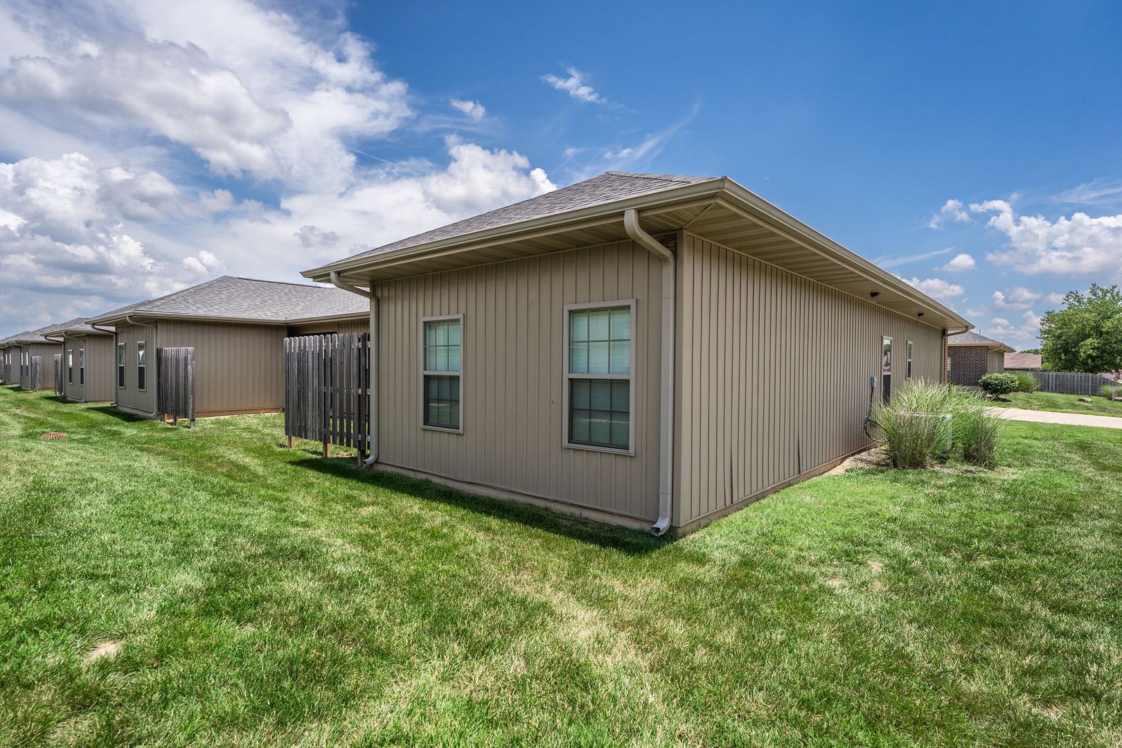 NEW LUXURY 3 BED 2 BATH 2 CAR GARAGE DUPLEX 22 of 23