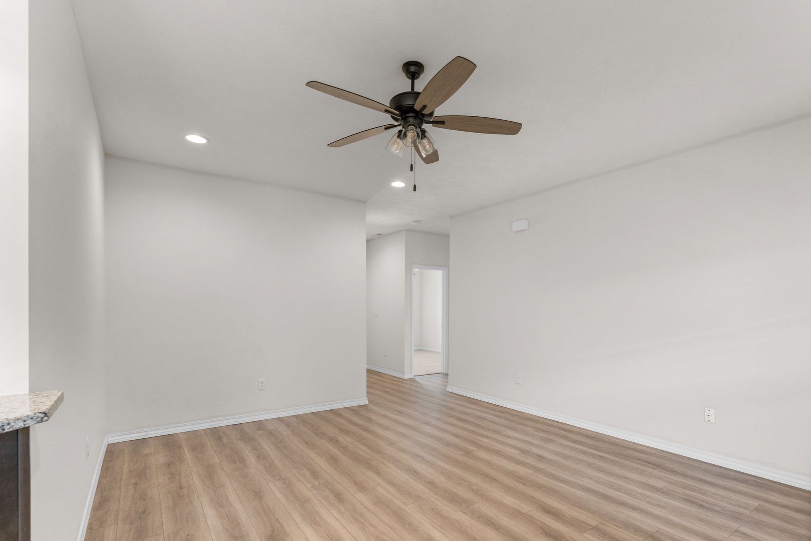 NEW LUXURY 3 BED 2 BATH 2 CAR GARAGE DUPLEX 3 of 8