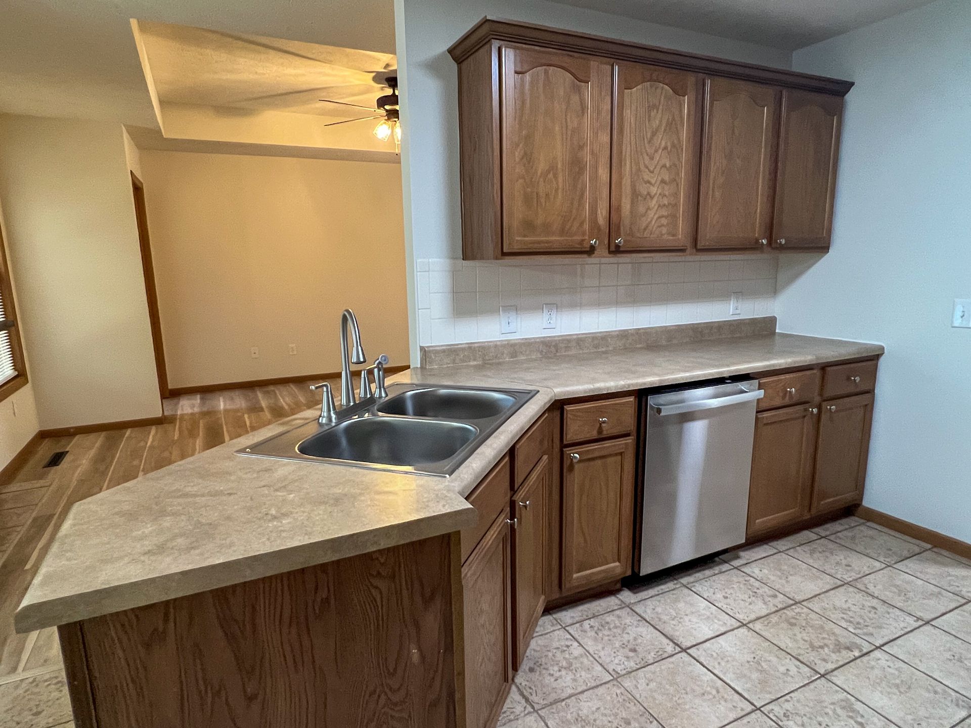 NEW LUXURY DUPLEX in the sought-after Southwest area of Springfield! 6 of 12