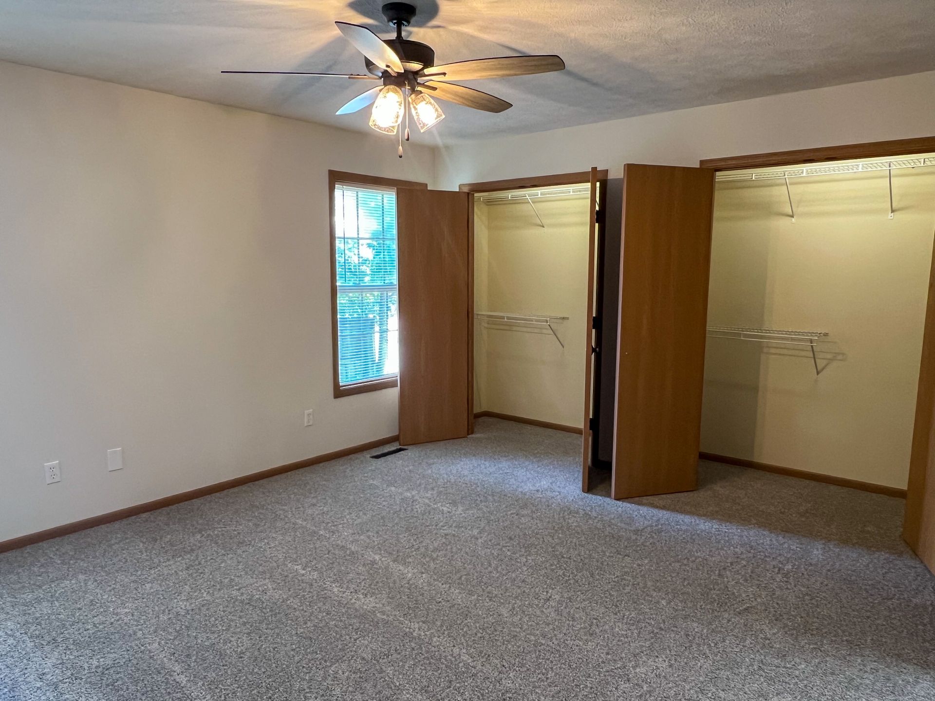 NEW LUXURY DUPLEX in the sought-after Southwest area of Springfield! 9 of 12