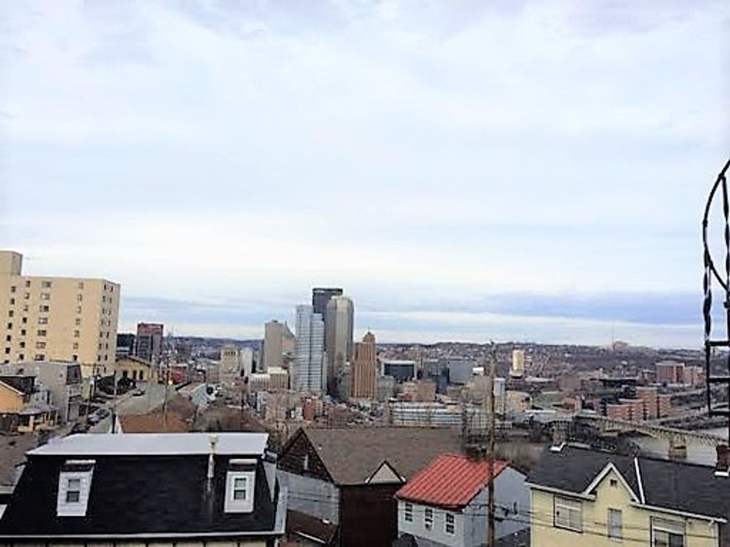 Pittsburgh Apartment: 44 Wyoming Street