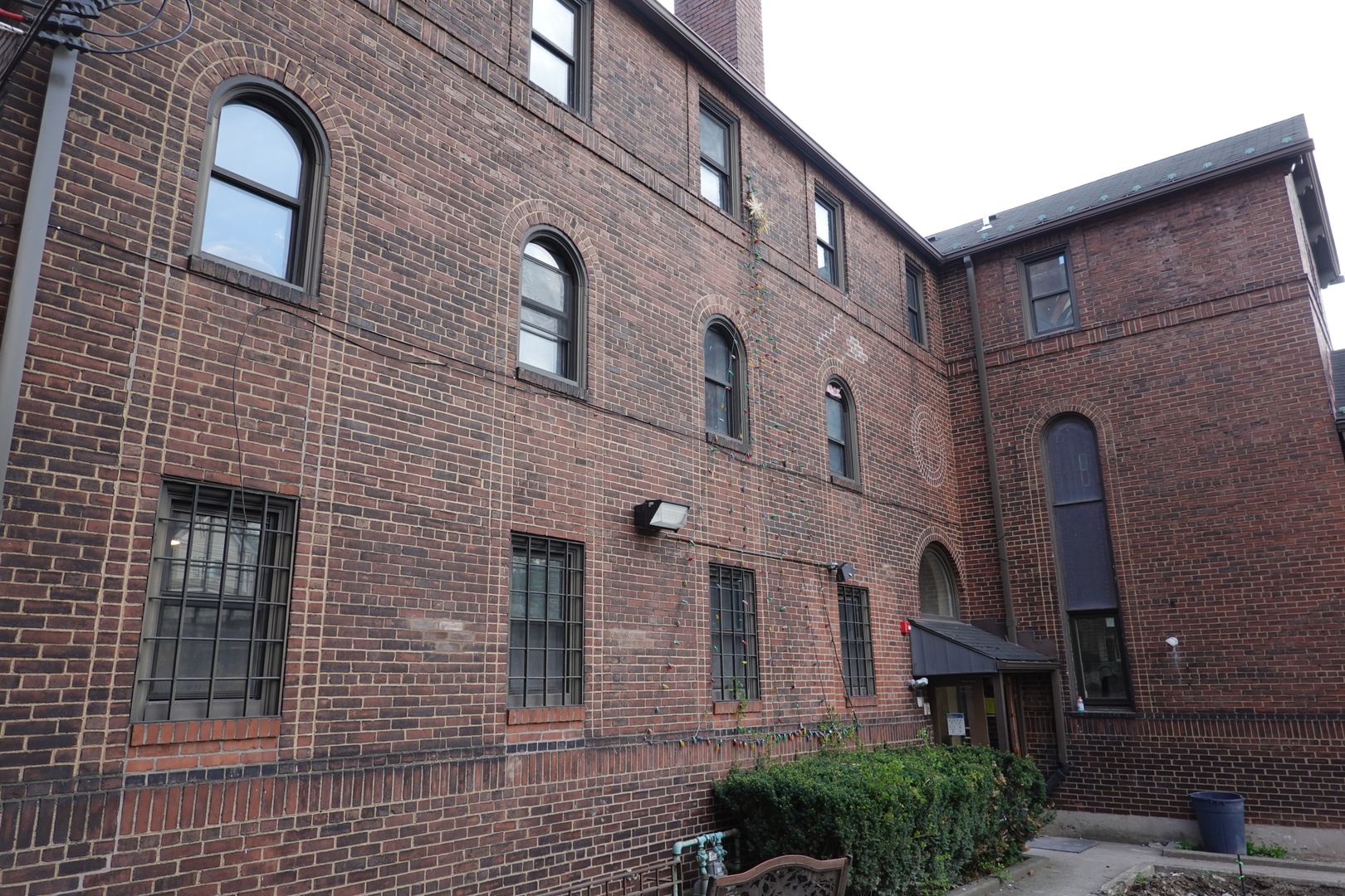 Braddock Apartment: 16 Holland Avenue