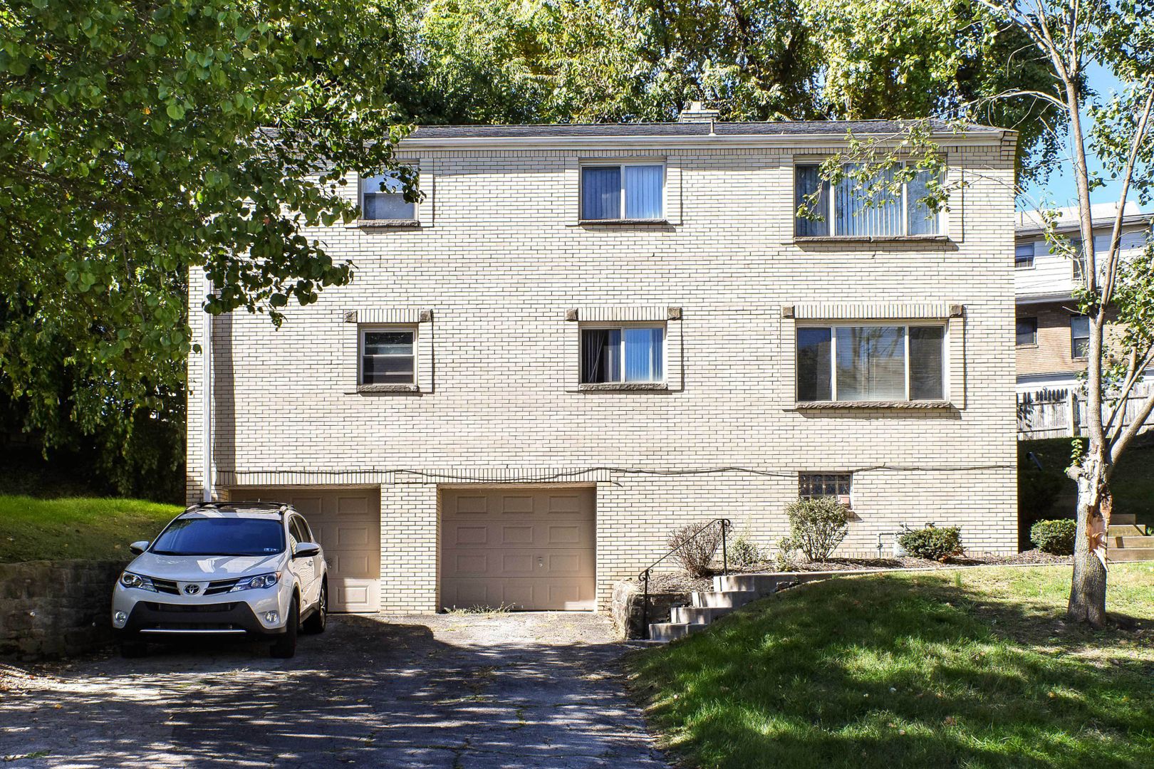 Pittsburgh Apartment: 1-17 Beaufort Court