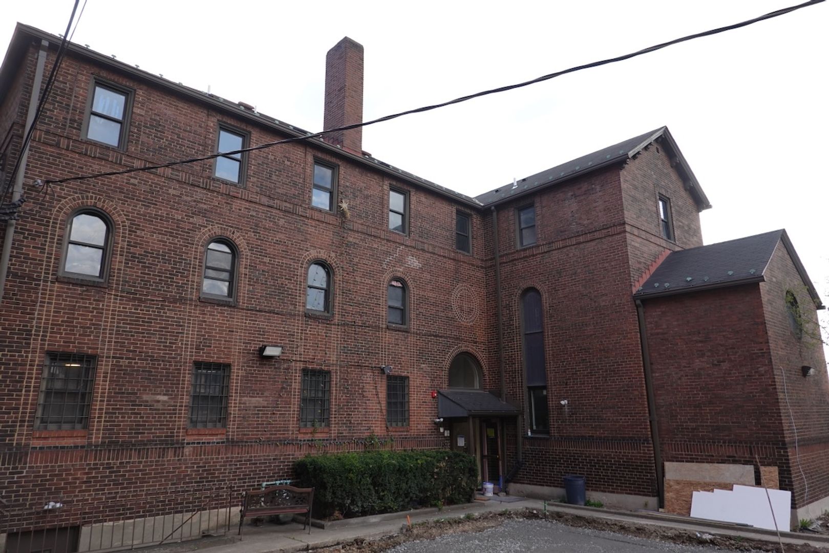 Braddock Apartment: 16 Holland Avenue