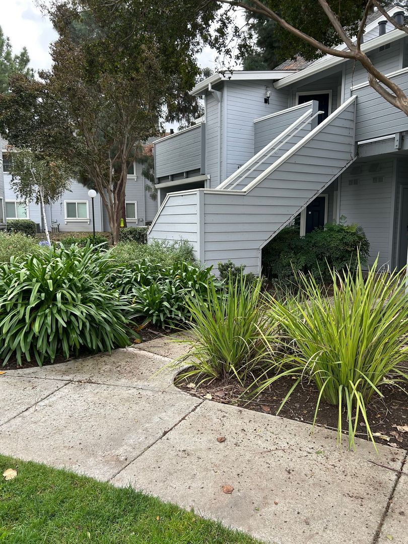 San Jose Condo: 474 Shadowgraph Drive -