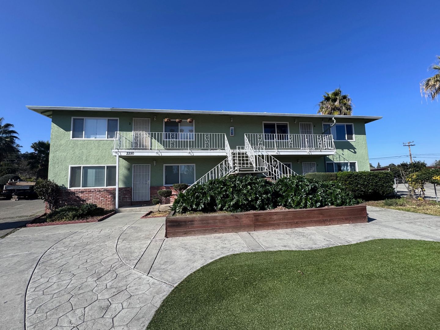 Campbell Condo: 2250 Tomasina Court