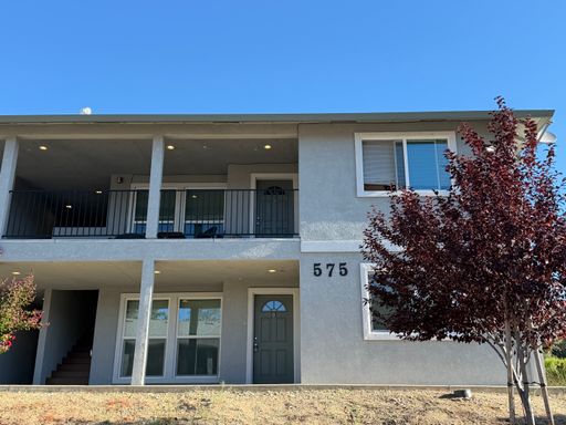 Available Now! Beautiful 2-Bedroom Apartment