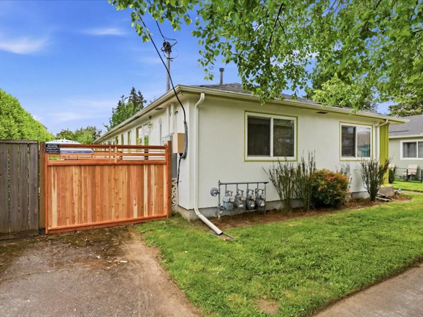 Portland Apartment: 7714 - 7718 SE Harold St.
