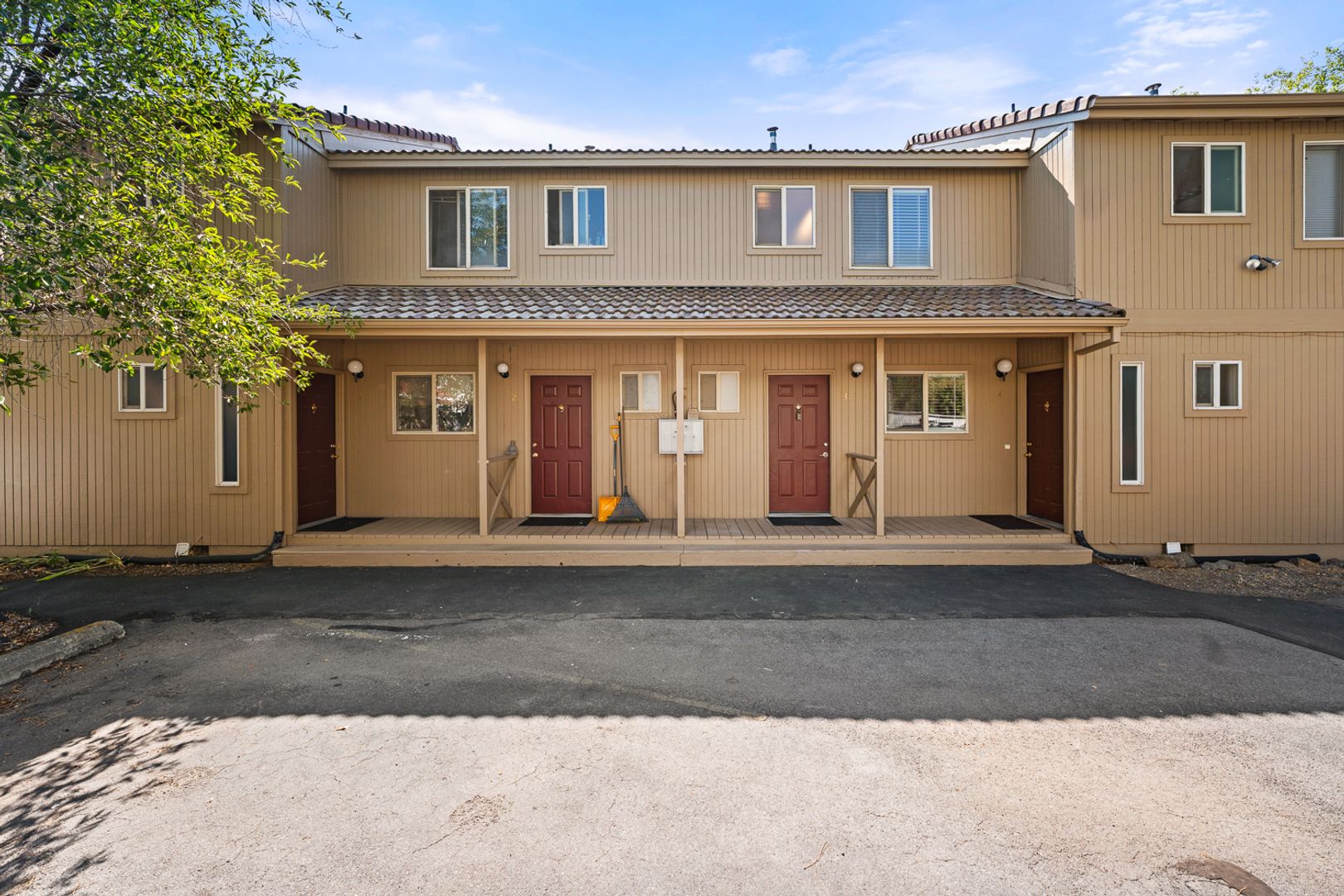 Bend Apartment: 902 NW Carlon Avenue