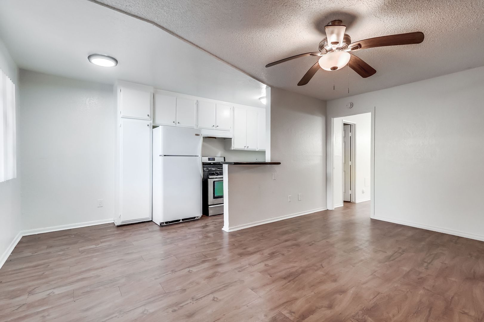 Panorama City Apartment: 14662 Rayen St