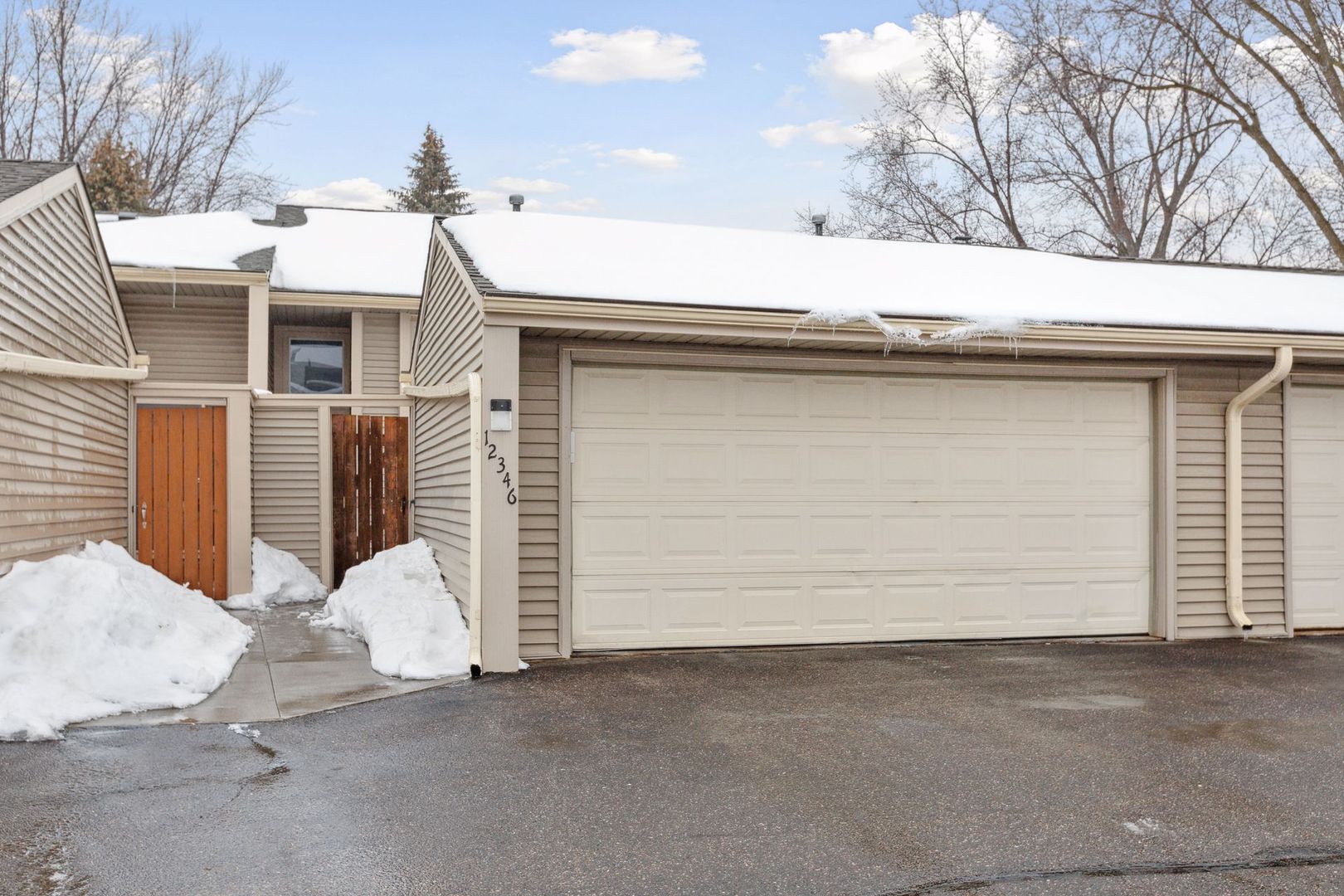 Coon Rapids House: 12346 Drake Street NW