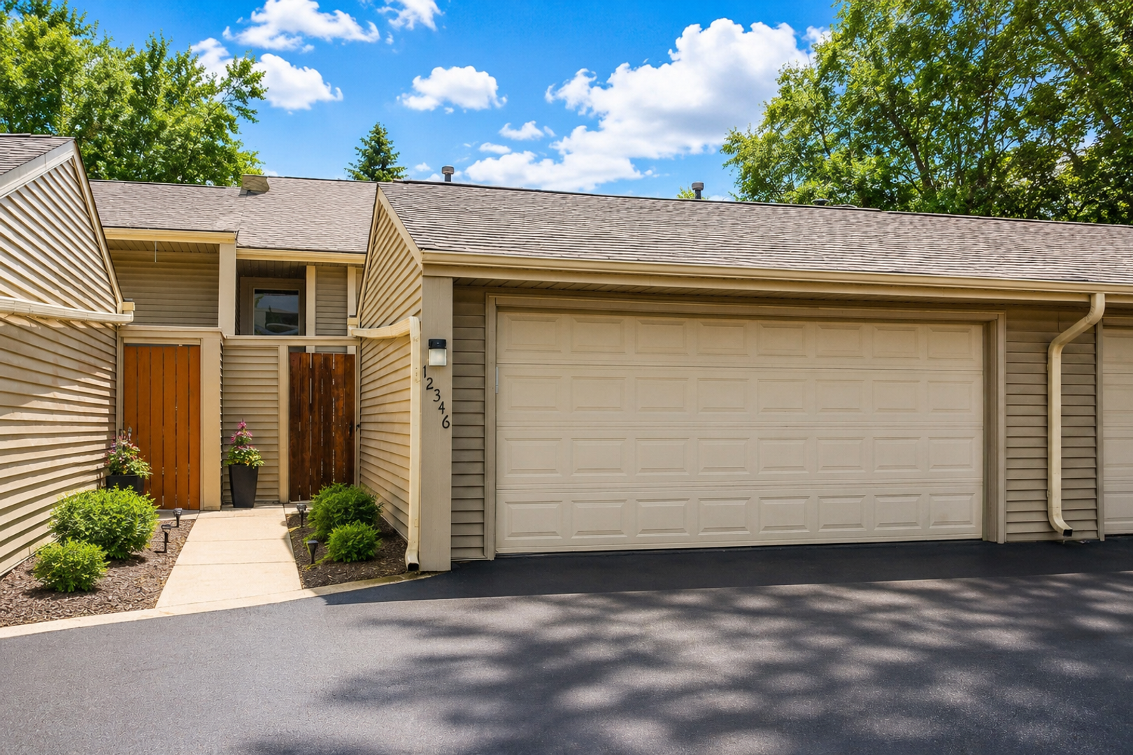 Coon Rapids House: 12346 Drake Street NW