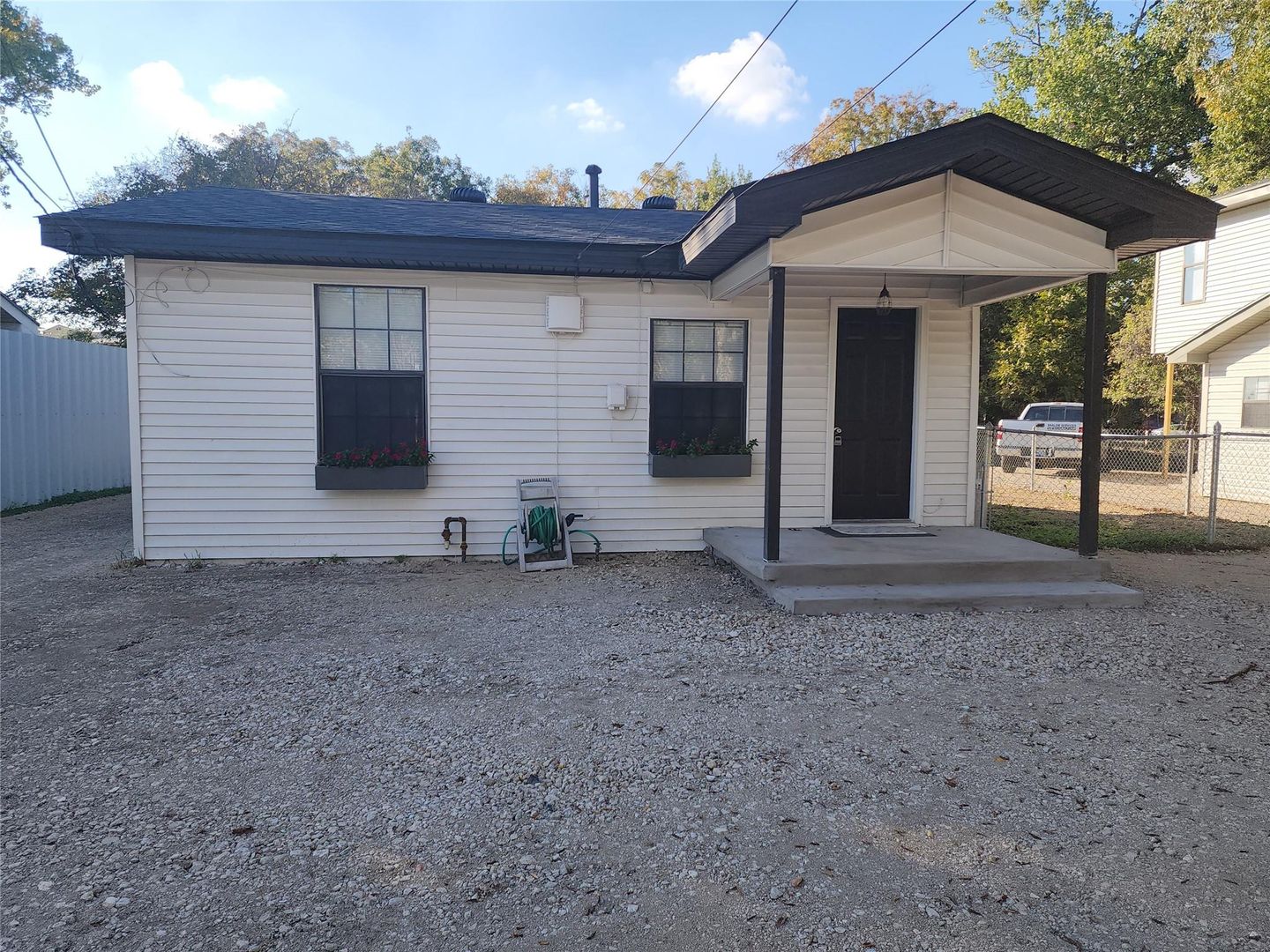 Ivring House: 1505 Redbud Ln.