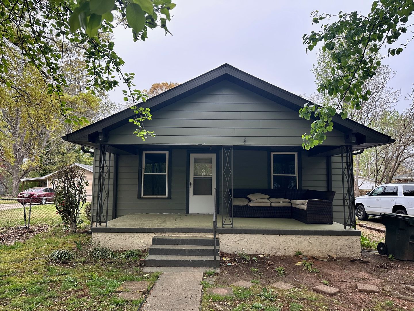 Greer House: 207 E Arlington Ave