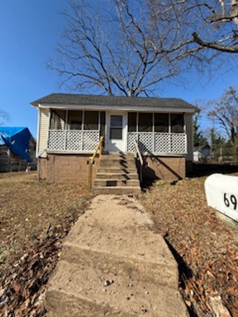 Spartanburg House: 692 Southern St.