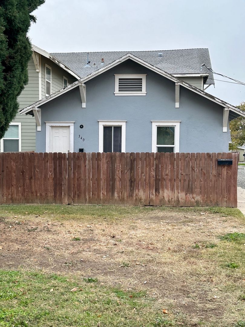 Willows House: 340 E. Sycamore St.