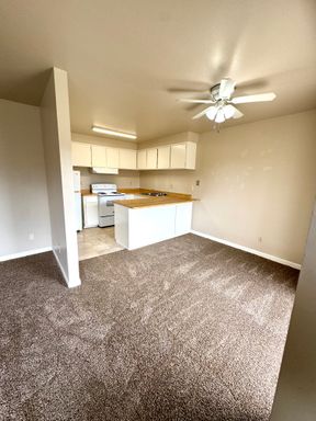 アーモンドアイ Almond Blossom Properties | ShowMeTheRent.com